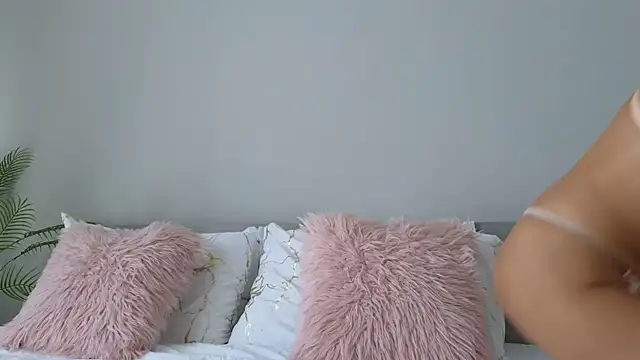 Snapshot of Allys chatting on 11/19/25, 05:51 Allys online show from 11/19/25, 05:51