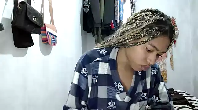 angelamarie1 online show from 02/05/25, 12:06