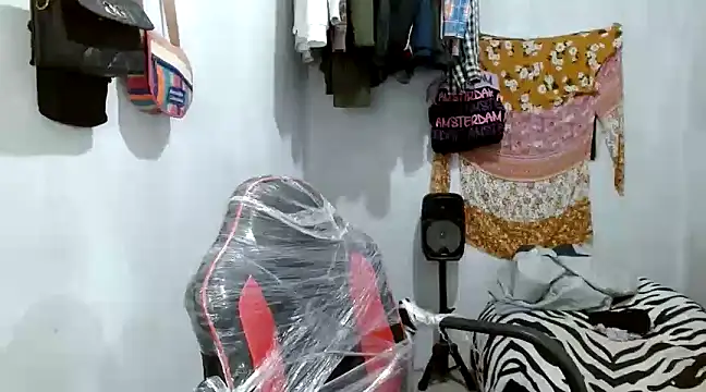 angelamarie1 online show from 03/22/25, 12:39