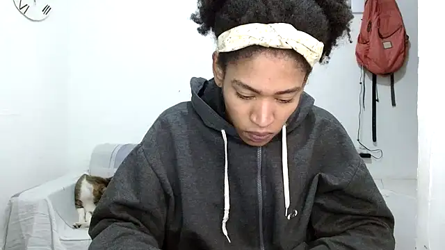 angelamarie1 online show from 10/11/25, 10:47