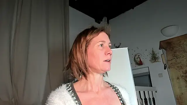 Lola Belgium online show from 02/05/25, 04:36