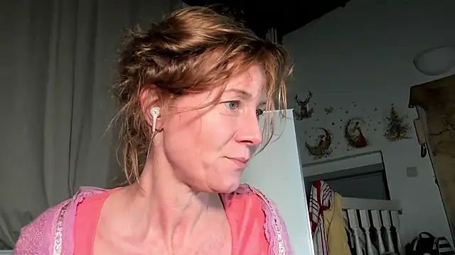 Lola Belgium online show from 02/06/25, 05:30