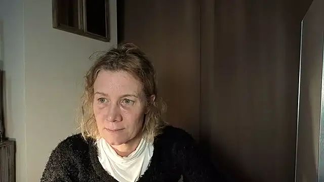 Lola Belgium online show from 04/08/26, 04:29