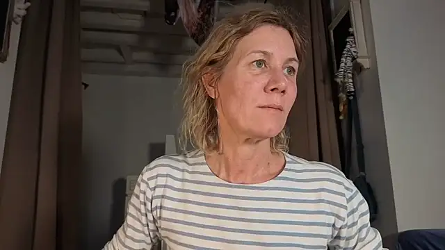 Lola Belgium online show from 05/23/26, 05:17