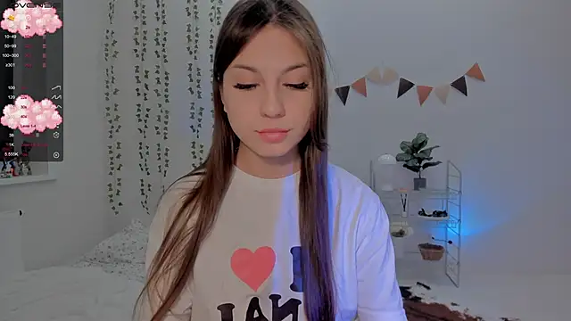 Snapshot of Mary_tiim chatting on 01/06/25, 09:00 Mary tiim online show from 01/06/25, 09:00