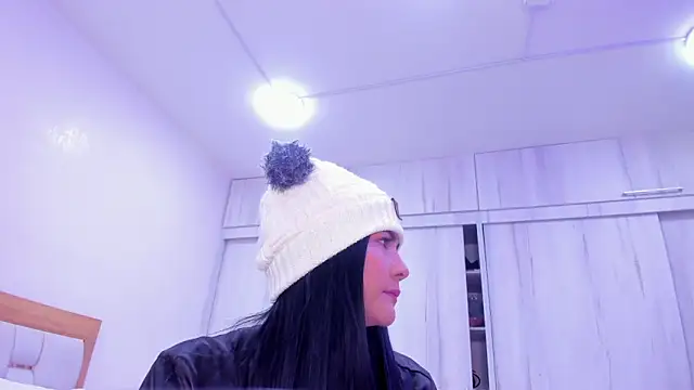 paola rodriguez online show from 02/09/25, 07:09