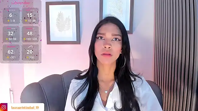 LauraAristizabal online show from 01/26/25, 01:15