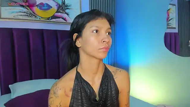 LauraAristizabal online show from 11/01/25, 12:40