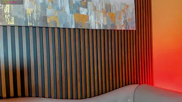 LauraAristizabal online show from 12/18/25, 12:33