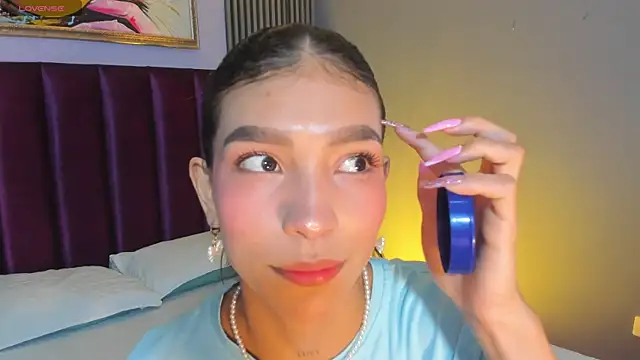 LauraAristizabal online show from 05/14/26, 11:50