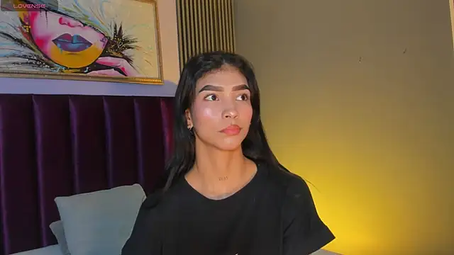LauraAristizabal online show from 05/29/26, 12:03