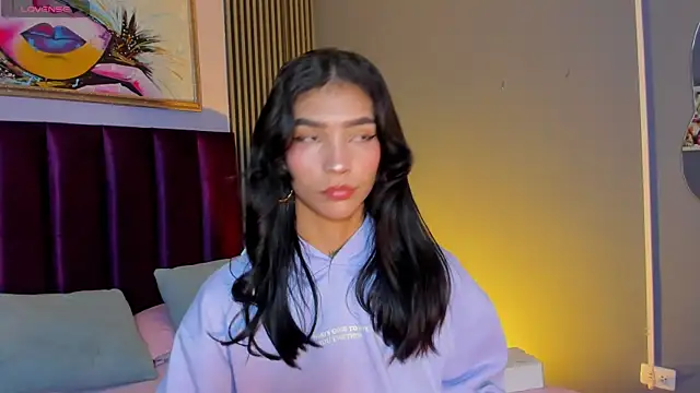 LauraAristizabal online show from 05/31/26, 11:50