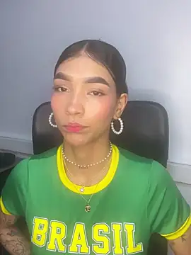 LauraAristizabal online show from 07/18/26, 10:30