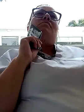 Snapshot of foxbell_lt chatting on 02/15/25, 04:45 foxbell lt online show from 02/15/25, 04:45