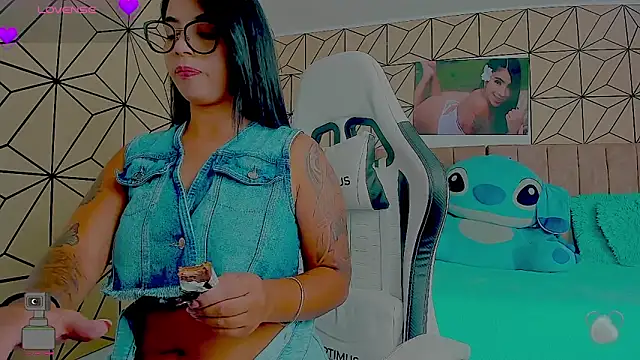 vane lopez  online show from 03/25/26, 08:37