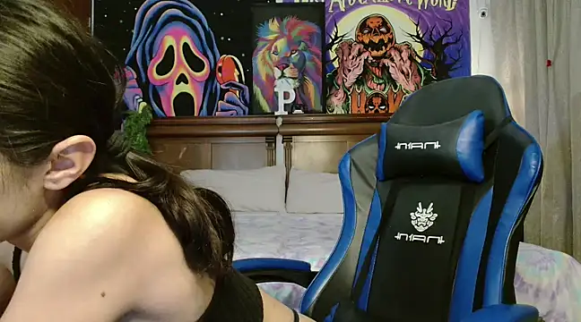 MINI Petite online show from 02/15/25, 03:09