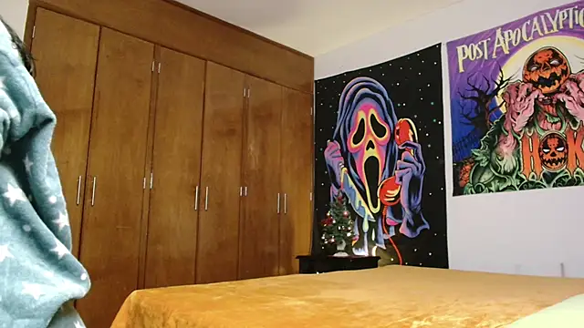 MINI Petite online show from 12/15/25, 05:44