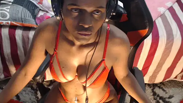 sexyjustin202 online show from 12/25/24, 04:33