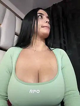 perla kem  online show from 02/05/26, 02:49