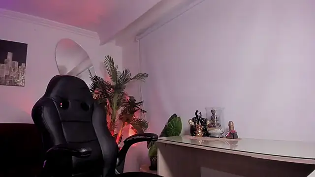 Snapshot of Meghan320 chatting on 01/13/26, 11:37 Meghan320 online show from 01/13/26, 11:37