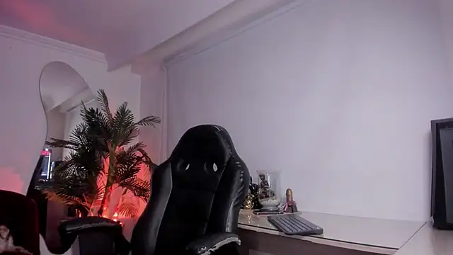 Snapshot of Meghan320 chatting on 01/14/26, 11:38 Meghan320 online show from 01/14/26, 11:38