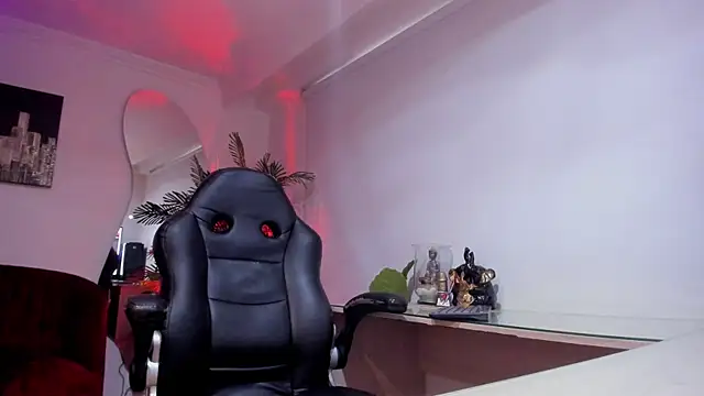 Meghan320 online show from 04/07/26, 11:32