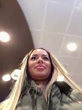 Snapshot of KirstieVegas chatting on 02/04/25, 11:38 KirstieVegas online show from 02/04/25, 11:38