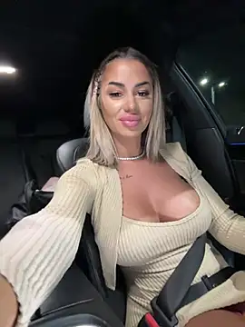 Snapshot of KirstieVegas chatting on 03/02/25, 09:32 KirstieVegas online show from 03/02/25, 09:32