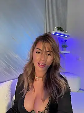 Snapshot of KirstieVegas chatting on 11/14/25, 06:28 KirstieVegas online show from 11/14/25, 06:28