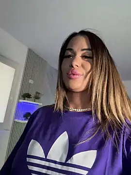 KirstieVegas online show from 05/25/26, 05:19
