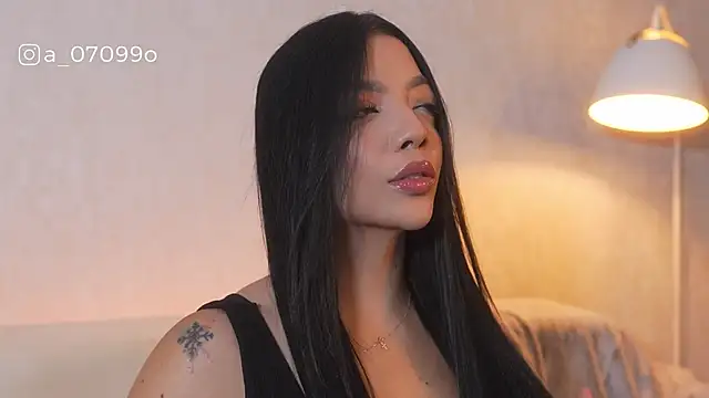 sarah hiill online show from 12/19/25, 12:01