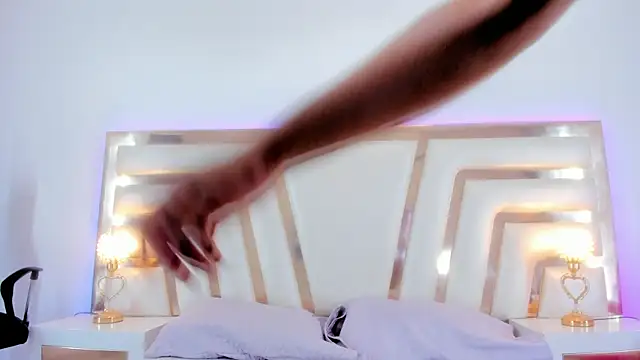 Snapshot of Aisharhodes00 chatting on 02/10/25, 08:31 Aisharhodes00 online show from 02/10/25, 08:31