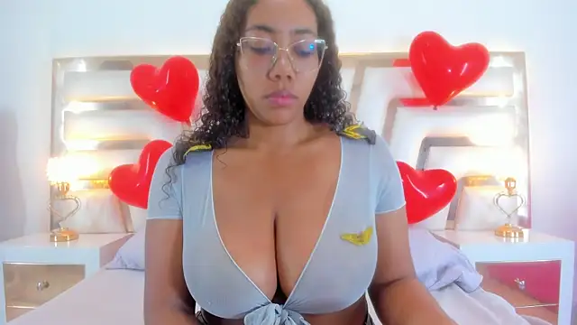 Snapshot of Aisharhodes00 chatting on 02/15/25, 01:49 Aisharhodes00 online show from 02/15/25, 01:49