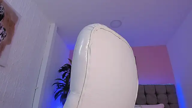 Stefhanyblow online show from 02/08/25, 06:01