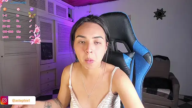 Miss Nicole online show from 01/09/25, 01:18