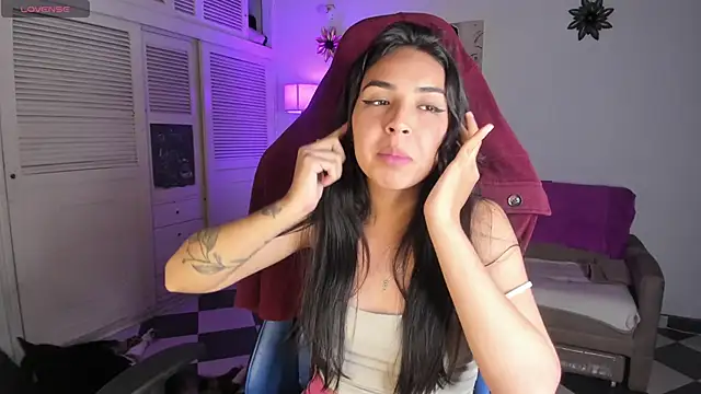 Miss Nicole online show from 01/14/25, 05:08