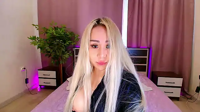 Yulianna Smith online show from 03/28/26, 12:21