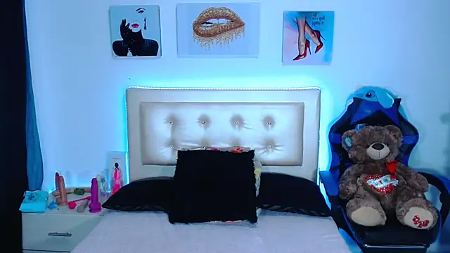 Snapshot of Jenng18 chatting on 12/19/24, 09:49 Jenng18 online show from 12/19/24, 09:49