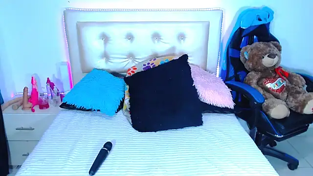 Snapshot of Jenng18 chatting on 01/16/25, 10:02 Jenng18 online show from 01/16/25, 10:02