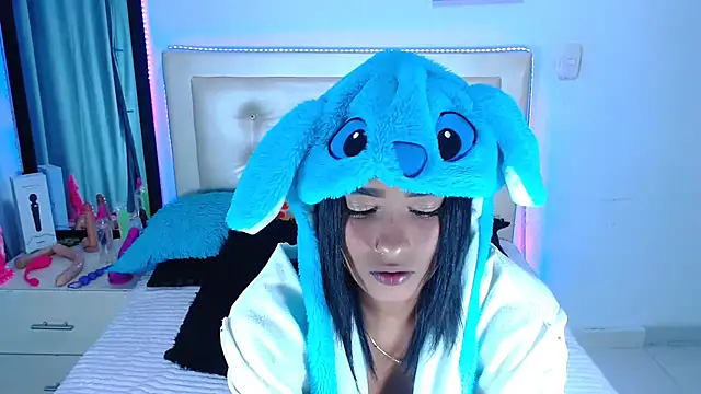 Snapshot of Jenng18 chatting on 02/21/25, 06:29 Jenng18 online show from 02/21/25, 06:29