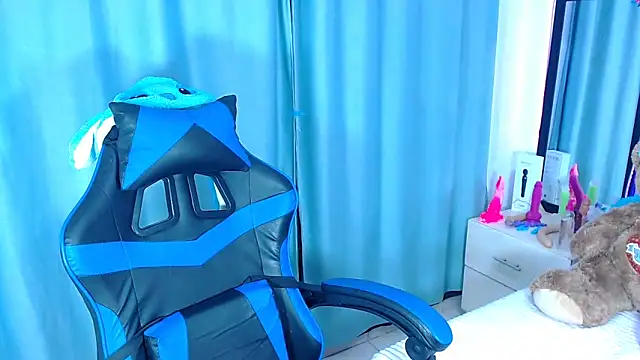 Snapshot of Jenng18 chatting on 03/11/25, 11:12 Jenng18 online show from 03/11/25, 11:12