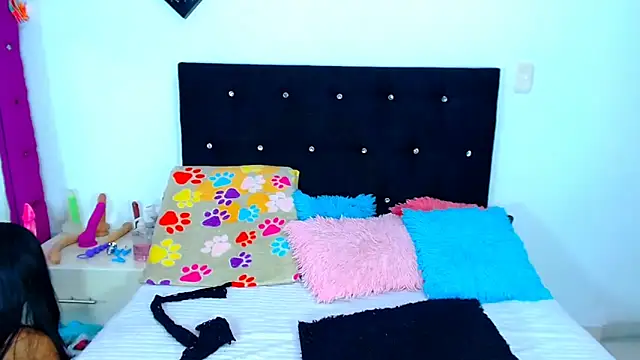 Snapshot of Jenng18 chatting on 11/09/25, 05:06 Jenng18 online show from 11/09/25, 05:06