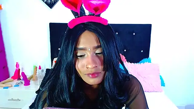 Snapshot of Jenng18 chatting on 11/28/25, 07:49 Jenng18 online show from 11/28/25, 07:49