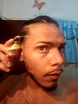 Snapshot of apolodiosgriego chatting on 11/26/25, 03:24 apolodiosgriego online show from 11/26/25, 03:24