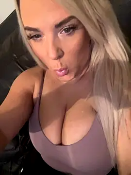 Bustyblondebabe32 online show from 12/03/25, 08:56