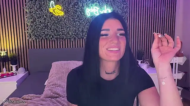 Snapshot of LizaRoxx chatting on 10/15/25, 07:14 LizaRoxx online show from 10/15/25, 07:14