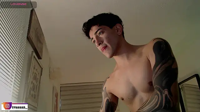 ivaaaan  online show from 04/15/26, 08:53