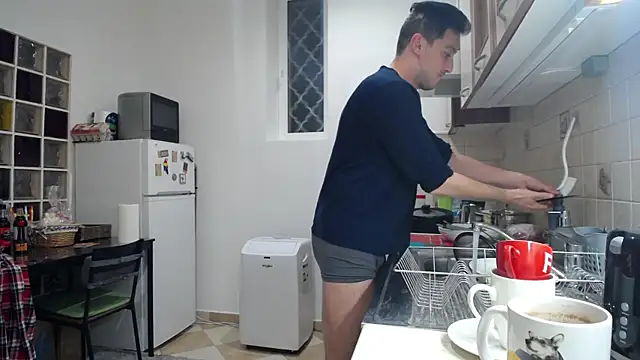 Snapshot of SQUIRRRTER chatting on 04/10/26, 04:12 SQUIRRRTER online show from 04/10/26, 04:12