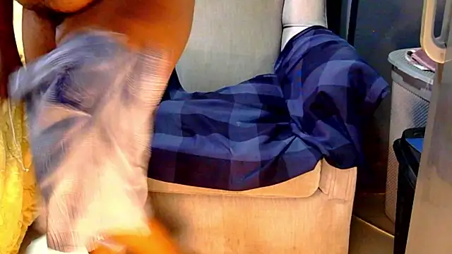 CharlesBlk79  online show from 12/05/25, 04:03