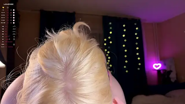 LisaLaas online show from 09/18/25, 09:39